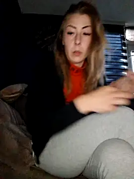 dewimp1 online show from April 2026 06:08:02 PM