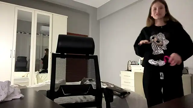 Iuckystar19 online show from March 2026 05:40:01 PM