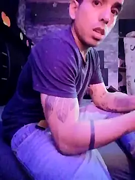 Snapshot of MRdxxx444 chatting on March 2026 07:47:01 AM MRdxxx444 online show from March 2026 07:47:01 AM