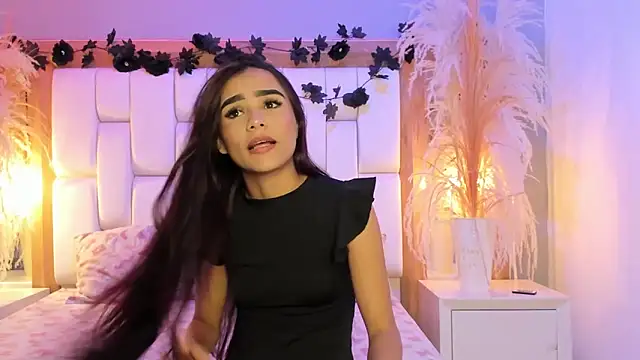 StefanyCondia online show from February 2026 05:39:01 PM