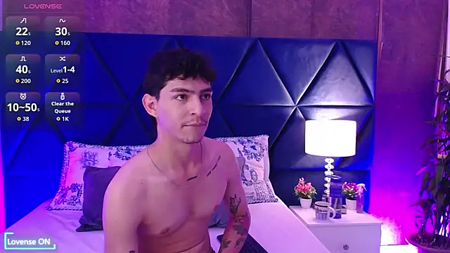 Logan Woods online show from February 2026 02:33:01 PM