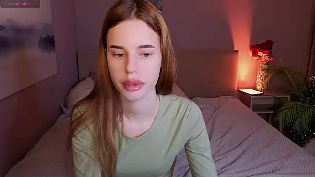 Anna Lumina online show from April 2026 08:17:01 PM