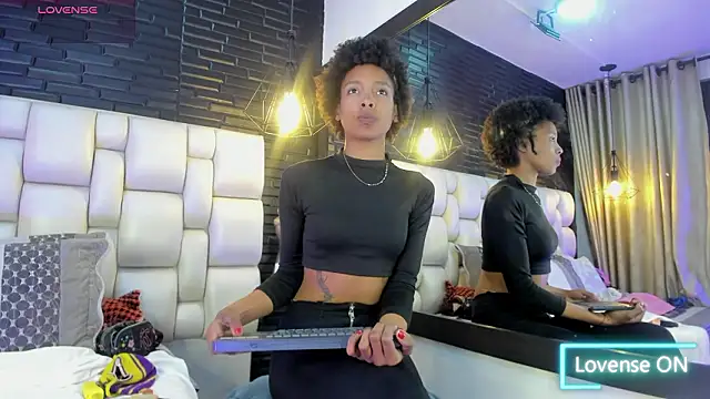 Afrodita Greenn online show from February 2026 03:47:01 AM