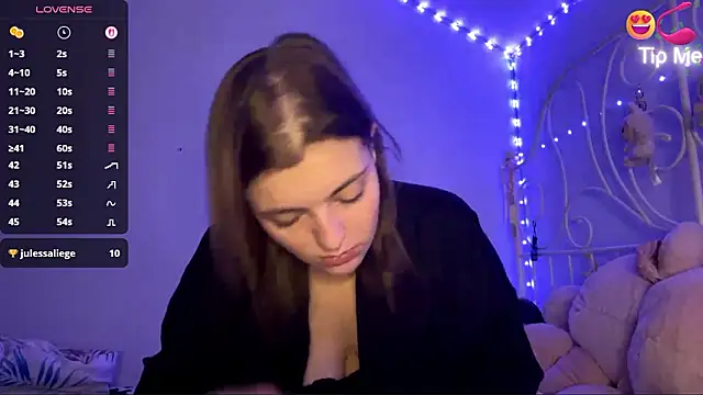 Snapshot of MistressBabe chatting on February 2026 05:39:02 PM MistressBabe online show from February 2026 05:39:02 PM