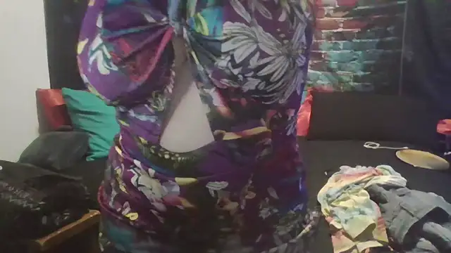 BusyB1983 online show from May 2026 03:40:01 PM