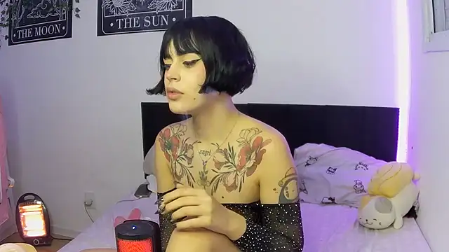 Snapshot of ariane_kimiko chatting on June 2026 02:49:01 AM ariane kimiko online show from June 2026 02:49:01 AM