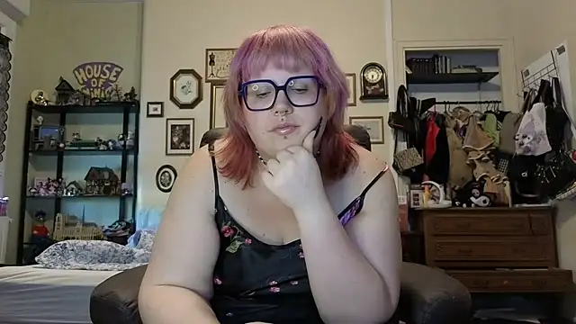 ProfaneHekate online show from June 2026 06:31:01 PM