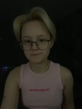 LuunaDorean online show from February 2026 07:21:01 PM