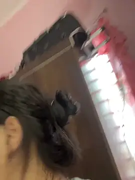 Lyn-be99 online show from February 2026 05:00:02 AM