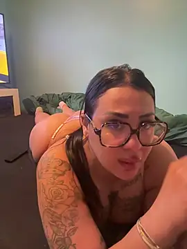 Snapshot of Melissa-suisse chatting on March 2026 03:11:01 PM Melissa-suisse online show from March 2026 03:11:01 PM