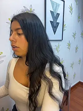 Laia white online show from April 2026 11:23:01 AM