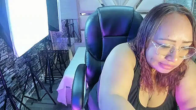 Shara Oz online show from February 2026 03:05:02 AM