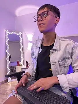 EVAN TAY online show from February 2026 03:05:02 AM