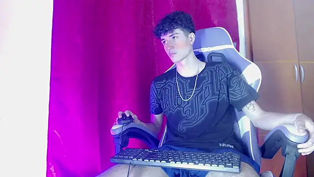 Snapshot of Johnny_cagee_ chatting on February 2026 12:20:02 AM Johnny cagee online show from February 2026 12:20:02 AM