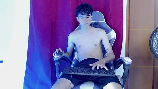 Snapshot of Johnny_cagee_ chatting on February 2026 12:15:02 AM Johnny cagee online show from February 2026 12:15:02 AM