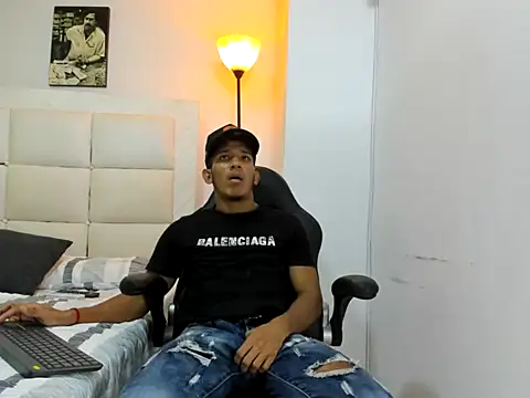 Snapshot of ricky_spensar23cm_ chatting on February 2026 02:29:01 AM ricky spensar23cm online show from February 2026 02:29:01 AM