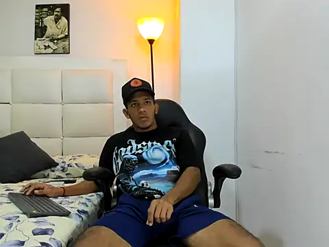 Snapshot of ricky_spensar23cm_ chatting on February 2026 02:19:02 AM ricky spensar23cm online show from February 2026 02:19:02 AM