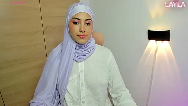 Snapshot of LAY_LA_ chatting on February 2026 11:20:01 PM LAY LA online show from February 2026 11:20:01 PM