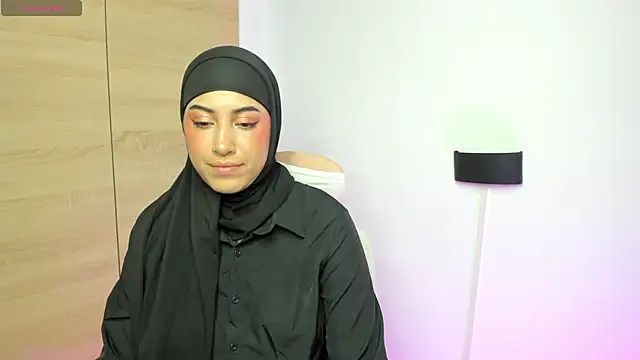 Snapshot of LAY_LA_ chatting on February 2026 10:41:02 PM LAY LA online show from February 2026 10:41:02 PM