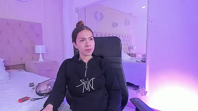 Snapshot of lizzyrossie chatting on February 2026 02:09:01 PM lizzyrossie online show from February 2026 02:09:01 PM