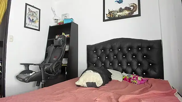 Snapshot of antonella__max chatting on May 2026 11:01:04 PM antonella max online show from May 2026 11:01:04 PM
