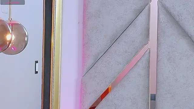 Snapshot of Sally-Noa chatting on February 2026 01:40:01 PM Sally-Noa online show from February 2026 01:40:01 PM