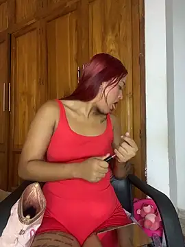 Layla em online show from April 2026 12:43:01 PM