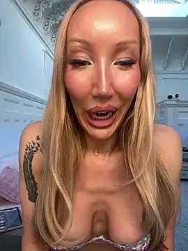 Allana29 online show from May 2026 07:31:01 PM