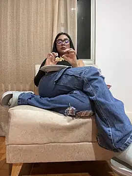 Snapshot of Violetta_pinkk1 chatting on February 2026 03:25:01 AM Violetta pinkk1 online show from February 2026 03:25:01 AM