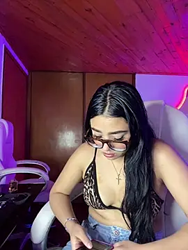 Snapshot of Violetta_pinkk1 chatting on February 2026 04:23:02 AM Violetta pinkk1 online show from February 2026 04:23:02 AM