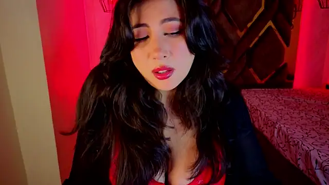 Luvienne online show from February 2026 07:26:01 PM