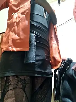 Snapshot of veronicatvcroosleather chatting on February 2026 07:47:01 AM veronicatvcroosleather online show from February 2026 07:47:01 AM