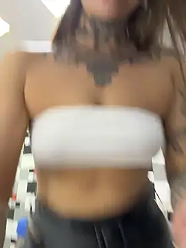 Snapshot of KishaMur chatting on February 2026 04:19:02 AM KishaMur online show from February 2026 04:19:02 AM