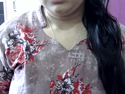 Snapshot of Cute_Aliyaa chatting on April 2026 08:01:02 AM Cute Aliyaa online show from April 2026 08:01:02 AM