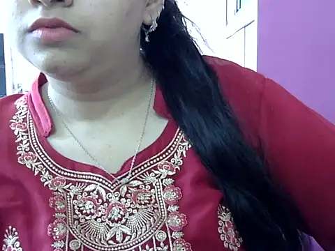 Snapshot of Cute_Aliyaa chatting on April 2026 09:45:02 AM Cute Aliyaa online show from April 2026 09:45:02 AM