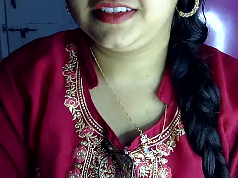 Snapshot of Cute_Aliyaa chatting on July 2026 01:28:01 PM Cute Aliyaa online show from July 2026 01:28:01 PM
