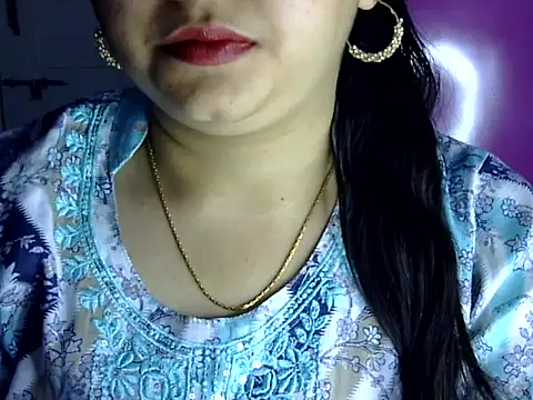 Snapshot of Cute_Aliyaa chatting on July 2026 01:50:01 PM Cute Aliyaa online show from July 2026 01:50:01 PM
