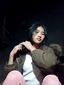 Snapshot of Hoa-tuylip chatting on February 2026 03:11:01 AM Hoa-tuylip online show from February 2026 03:11:01 AM