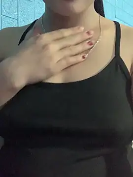 Snapshot of Hoa-tuylip chatting on February 2026 12:40:02 AM Hoa-tuylip online show from February 2026 12:40:02 AM