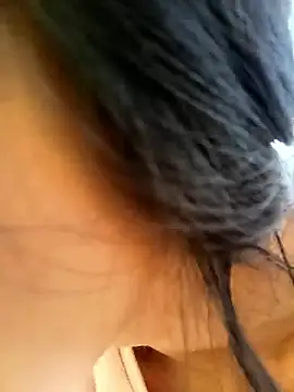 Snapshot of Hoa-tuylip chatting on March 2026 08:43:01 AM Hoa-tuylip online show from March 2026 08:43:01 AM