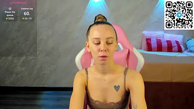 Tesssa Young online show from February 2026 12:58:01 AM