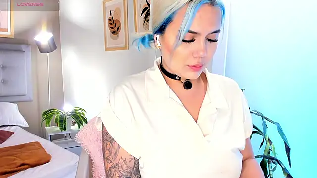 SalomeStorm  online show from April 2026 03:20:01 PM