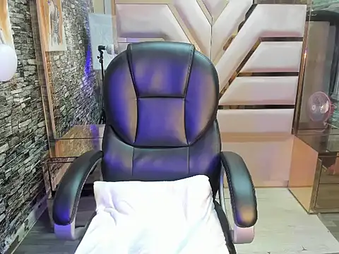 Snapshot of Gerogina_Divaio chatting on February 2026 01:47:01 PM Gerogina Divaio online show from February 2026 01:47:01 PM