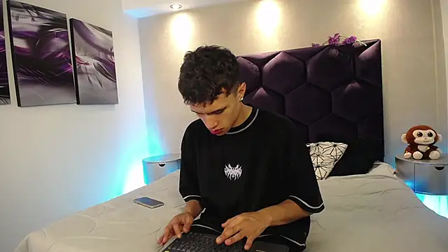 Dominik Souza online show from March 2026 09:52:01 PM