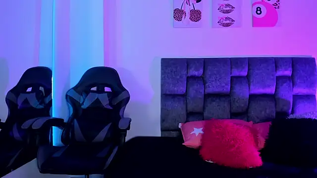 Snapshot of Isabella_Moon9 chatting on April 2026 12:27:01 PM Isabella Moon9 online show from April 2026 12:27:01 PM