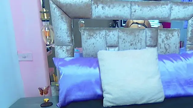 Snapshot of thyara_noa chatting on February 2026 07:28:01 PM thyara noa online show from February 2026 07:28:01 PM