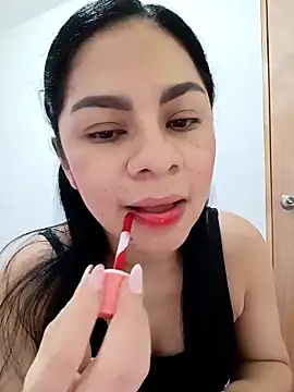 luna pinky online show from March 2026 04:56:02 PM