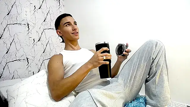BabyAndy  online show from July 2026 10:53:02 PM