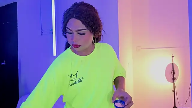 Snapshot of megara_hott chatting on February 2026 03:31:01 PM megara hott online show from February 2026 03:31:01 PM