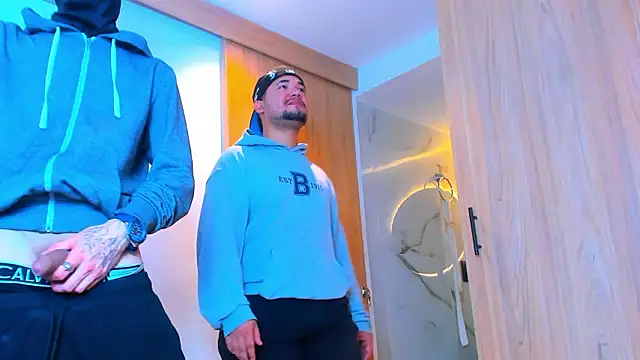 Snapshot of TheBatMansion chatting on February 2026 07:51:01 AM TheBatMansion online show from February 2026 07:51:01 AM